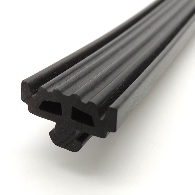 2mm-5mm الحبل المطاطي للسيارات رغوة أو EPDM الصلبة سلك السيليكون OEM / ODM مقبول